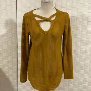 Black and gold Maurice’s size M